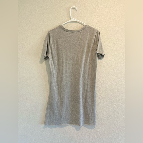 Womans basic gray tee. - Picture 2 of 2